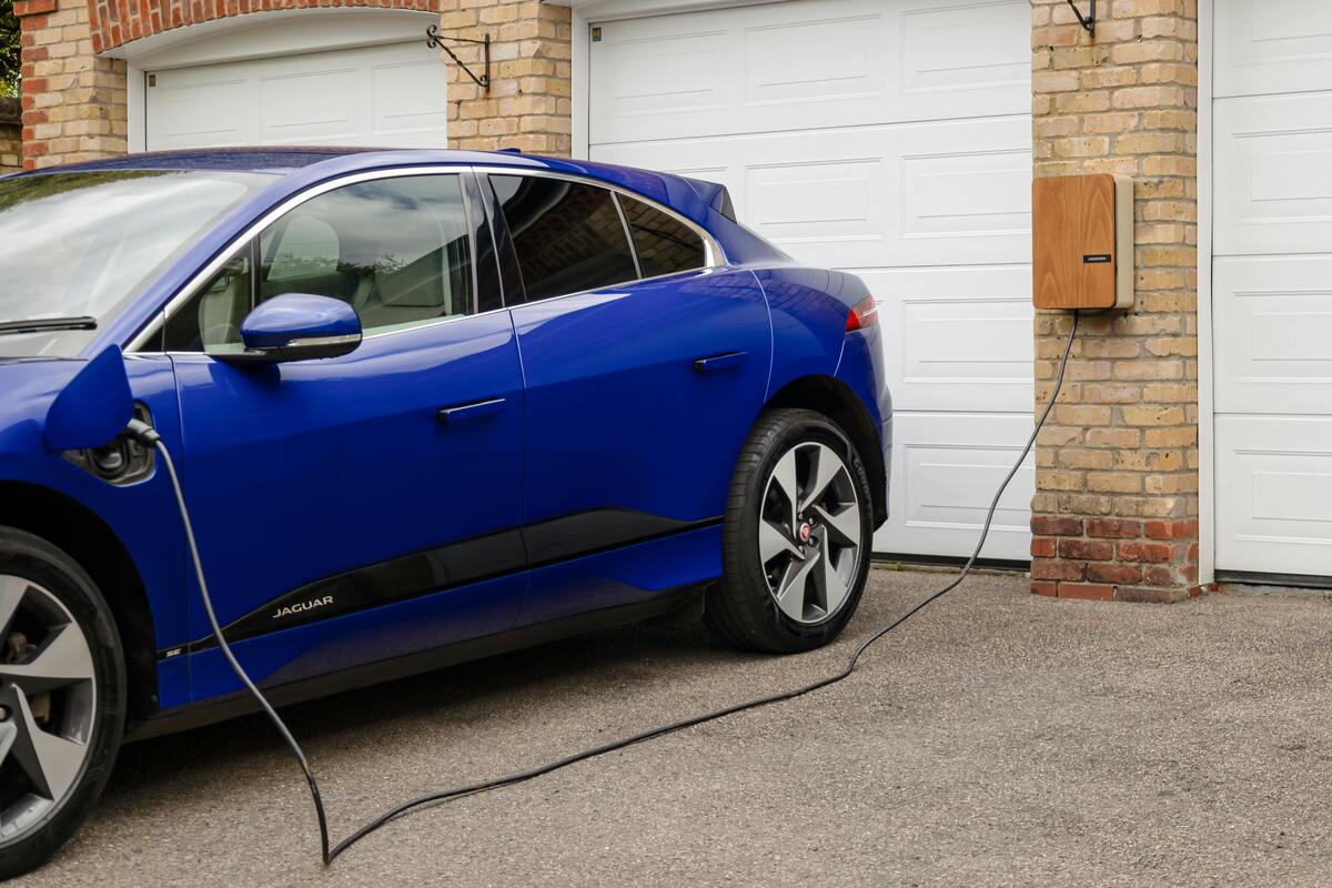 Quel est le prix d'une borne de recharge à domicile pour véhicule électrique ?