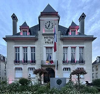 Illustration : Pergola en kit à à Deuil-la-Barre – Artisans locaux